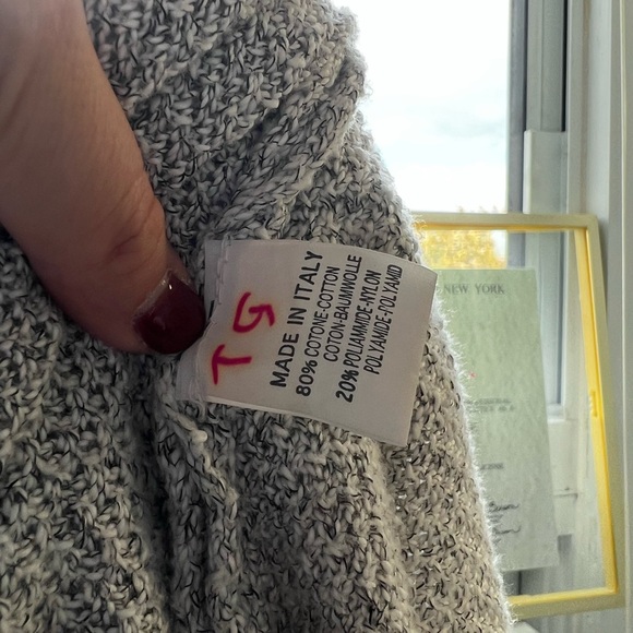 Brandy Melville Grey Cardigan - Picture 2 of 3